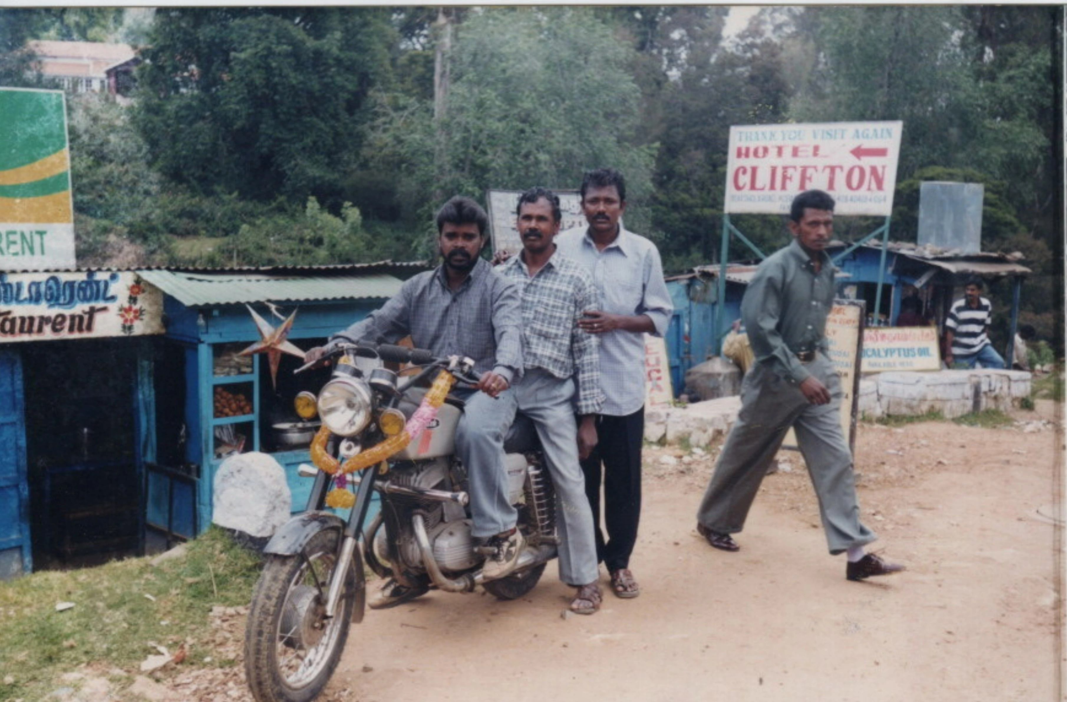 Sun Builders Office from 1987 gallery image